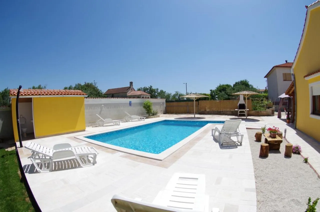 Villa House Oliva, Sveti Kirin Svetvinčenat Ferienhaus